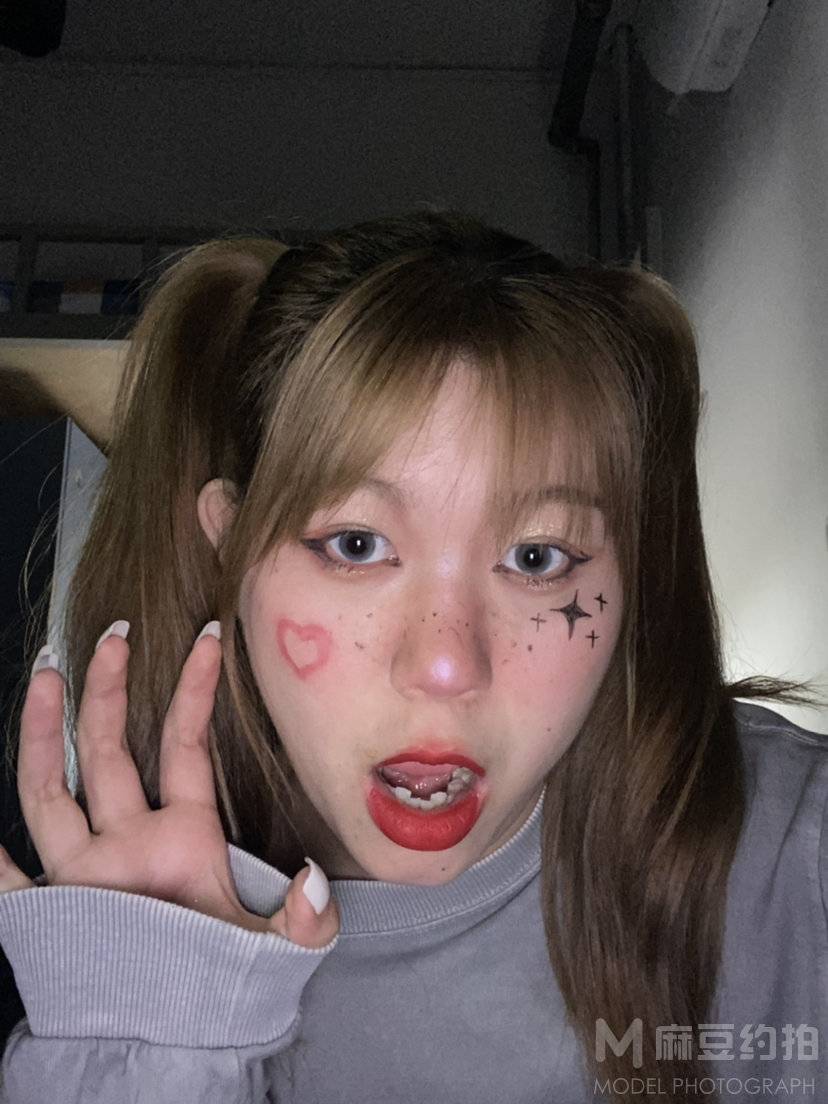 妆容模特