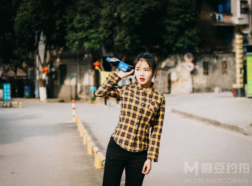 情绪模特