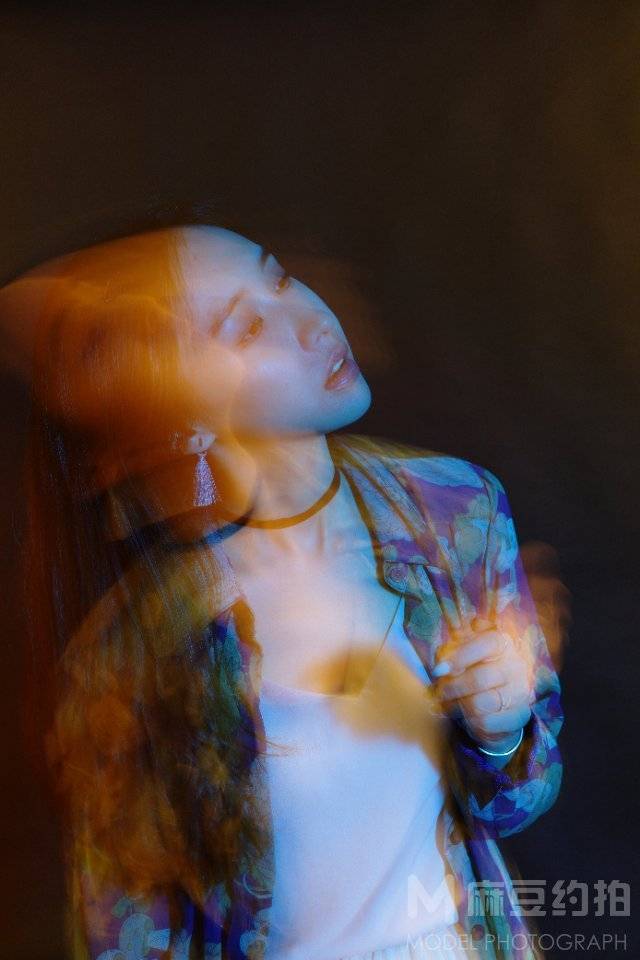 情绪模特