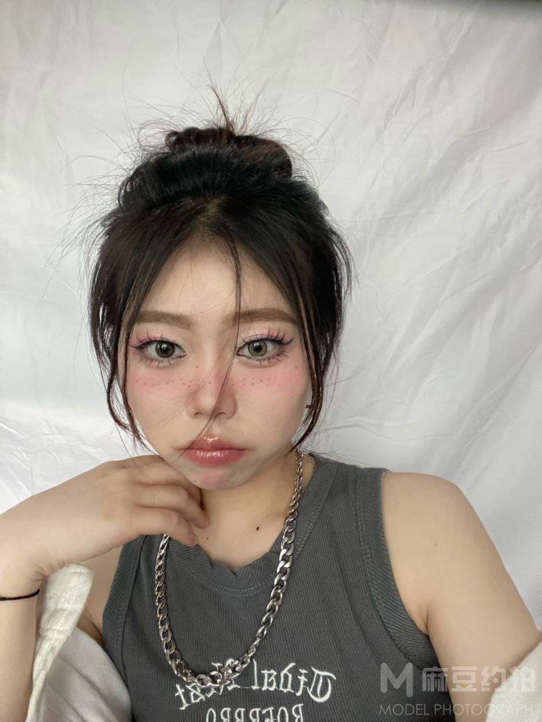 妆容模特