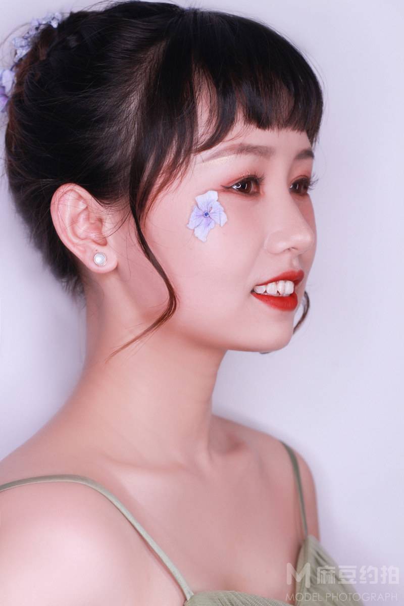 妆容模特