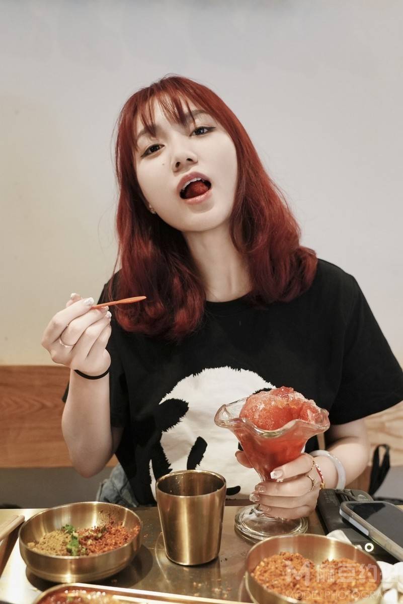 情绪模特