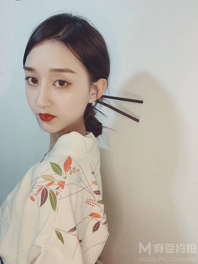清新模特