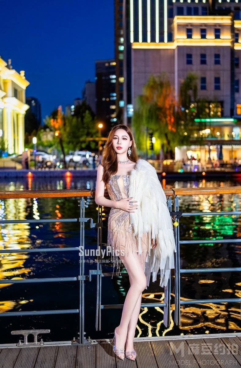 夜景模特
