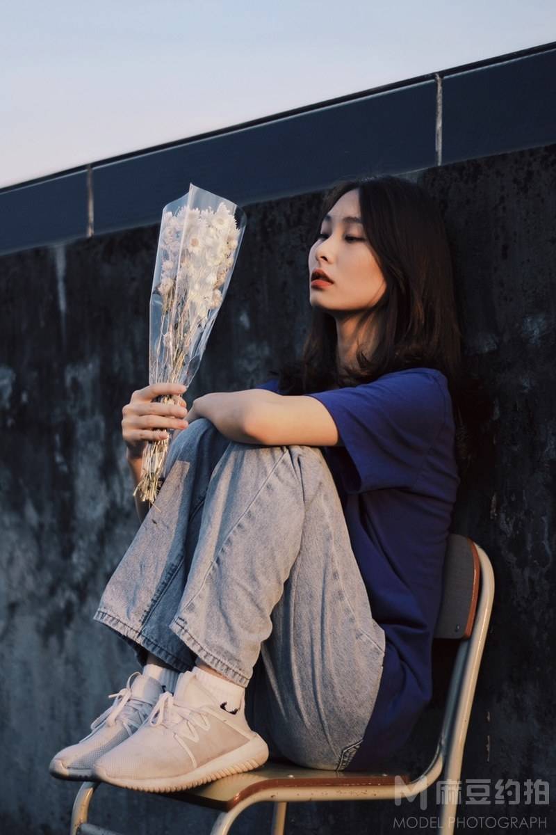 情绪模特