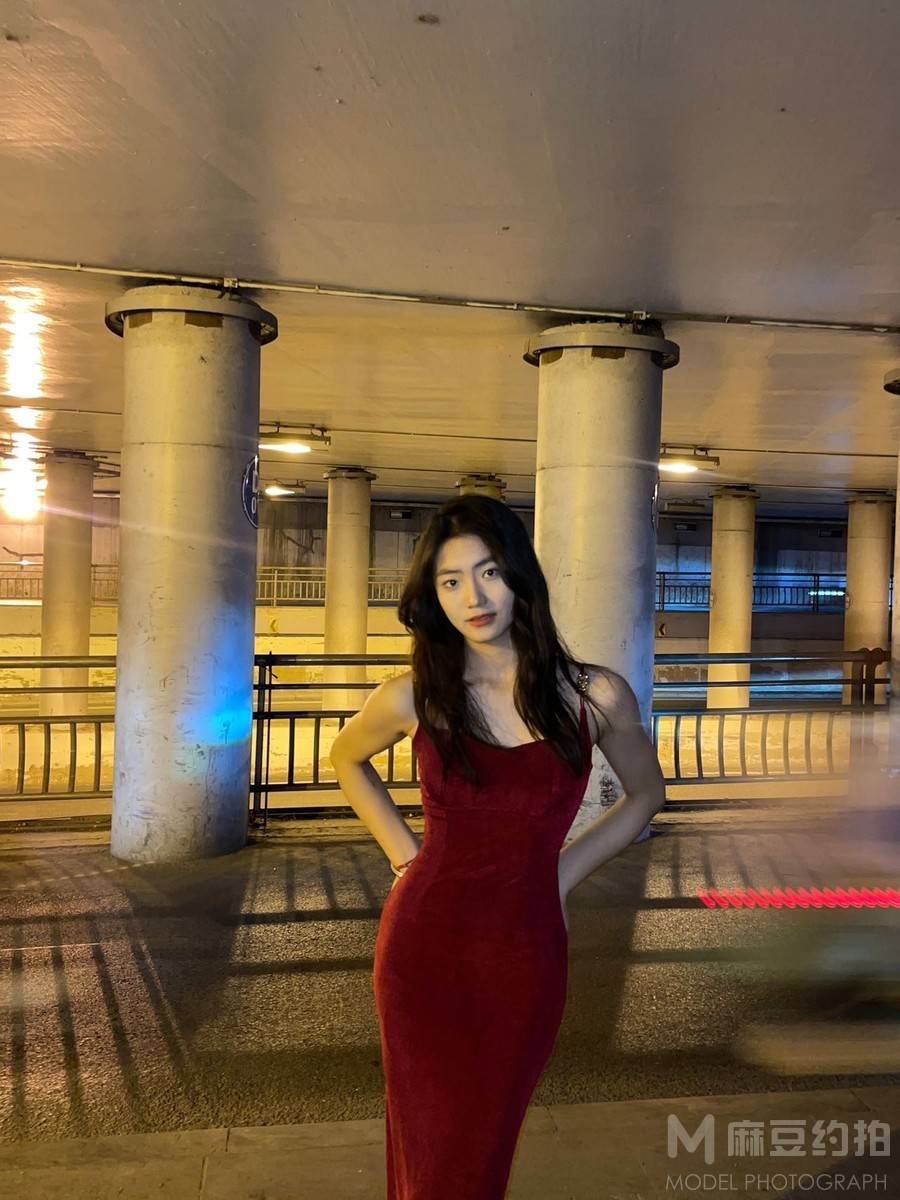 胶片模特