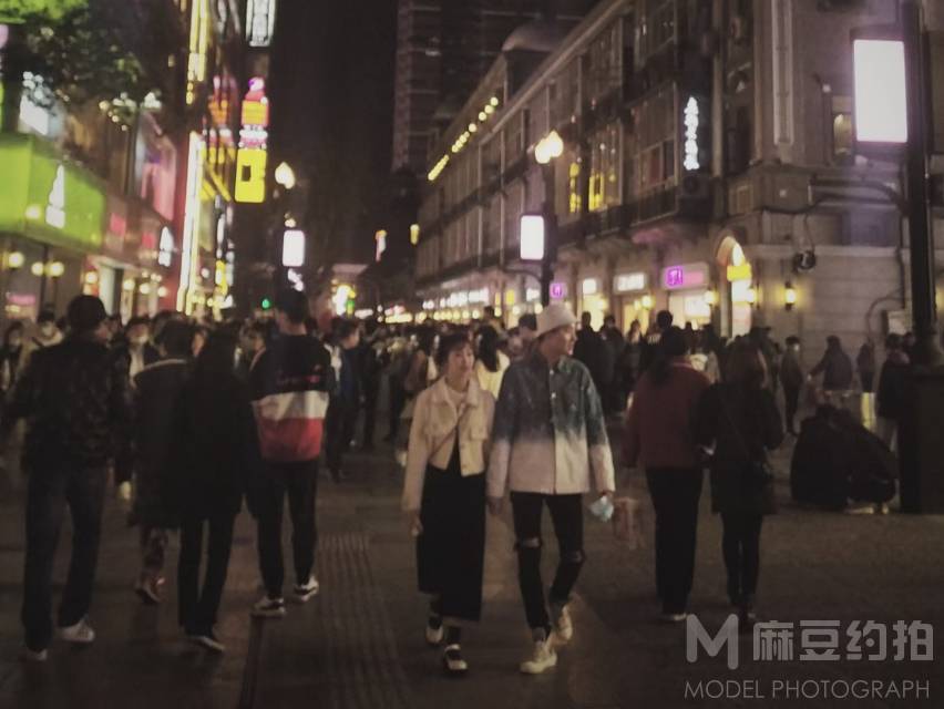 夜景模特