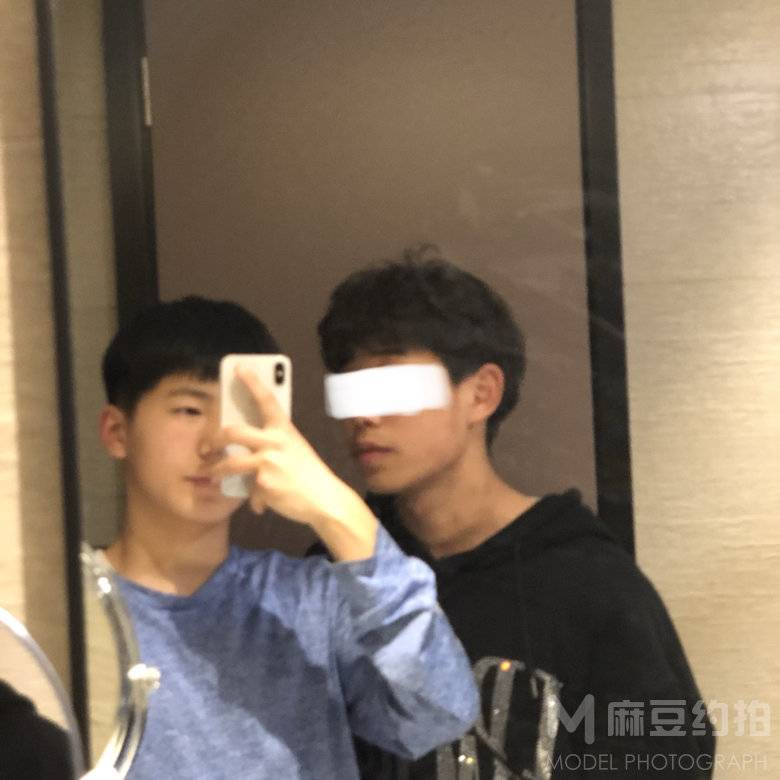 黑白模特
