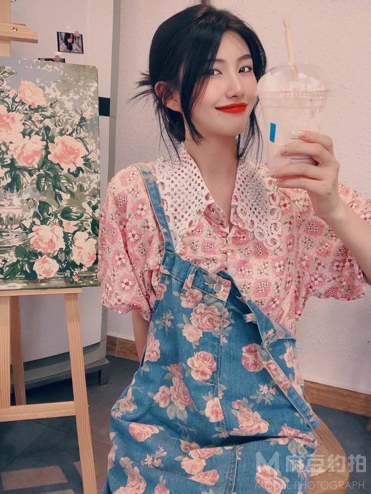 妆容模特