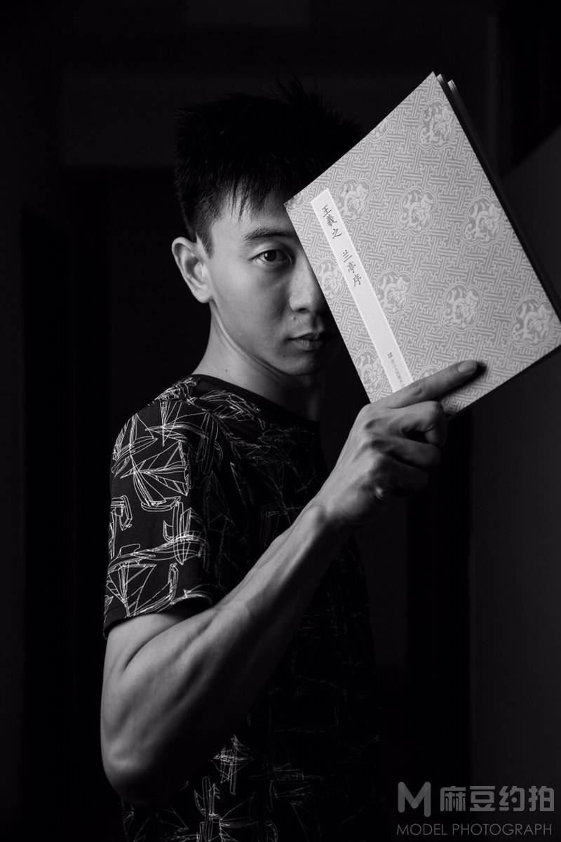 黑白模特