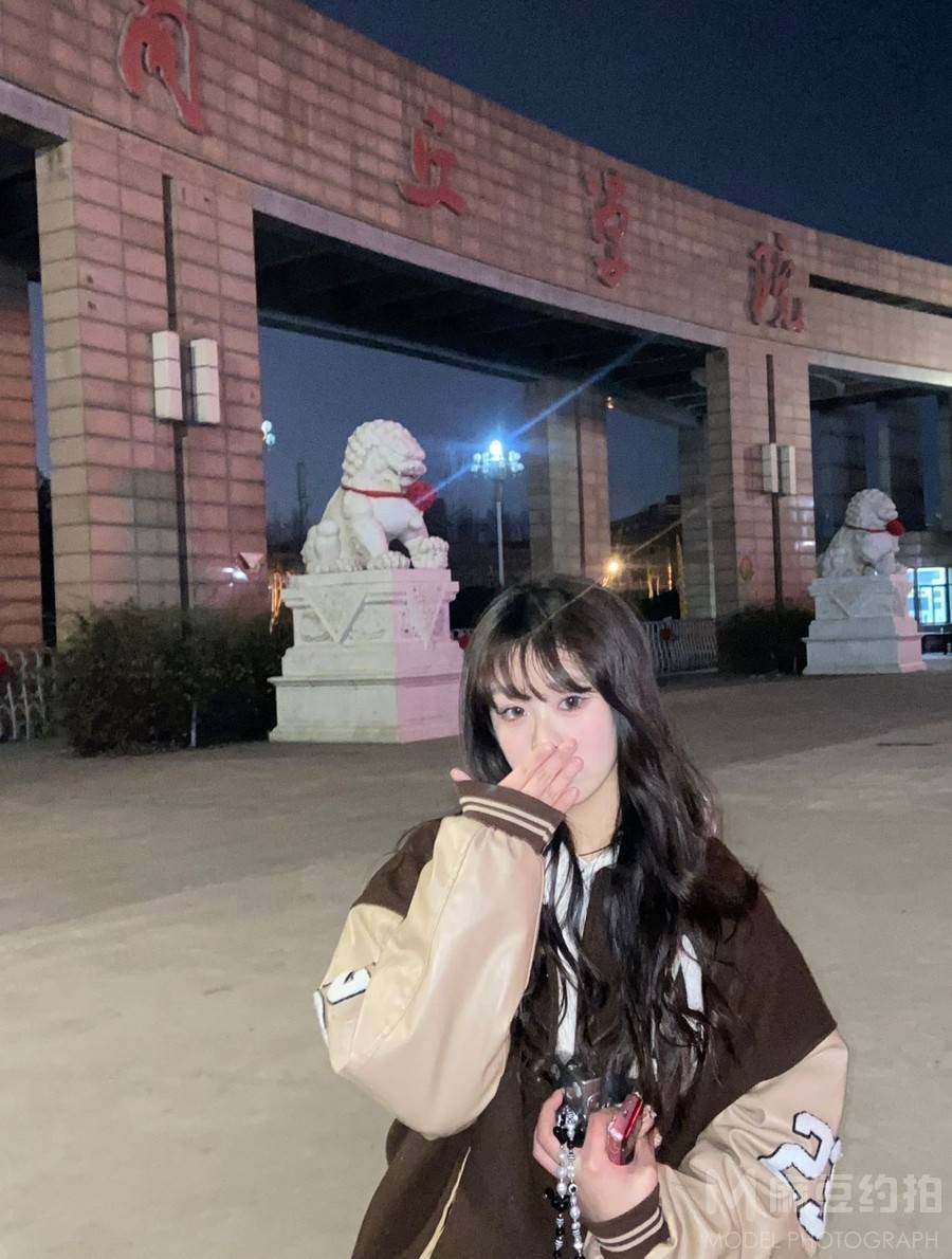 校园模特