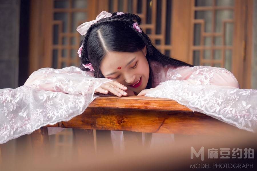 汉服模特