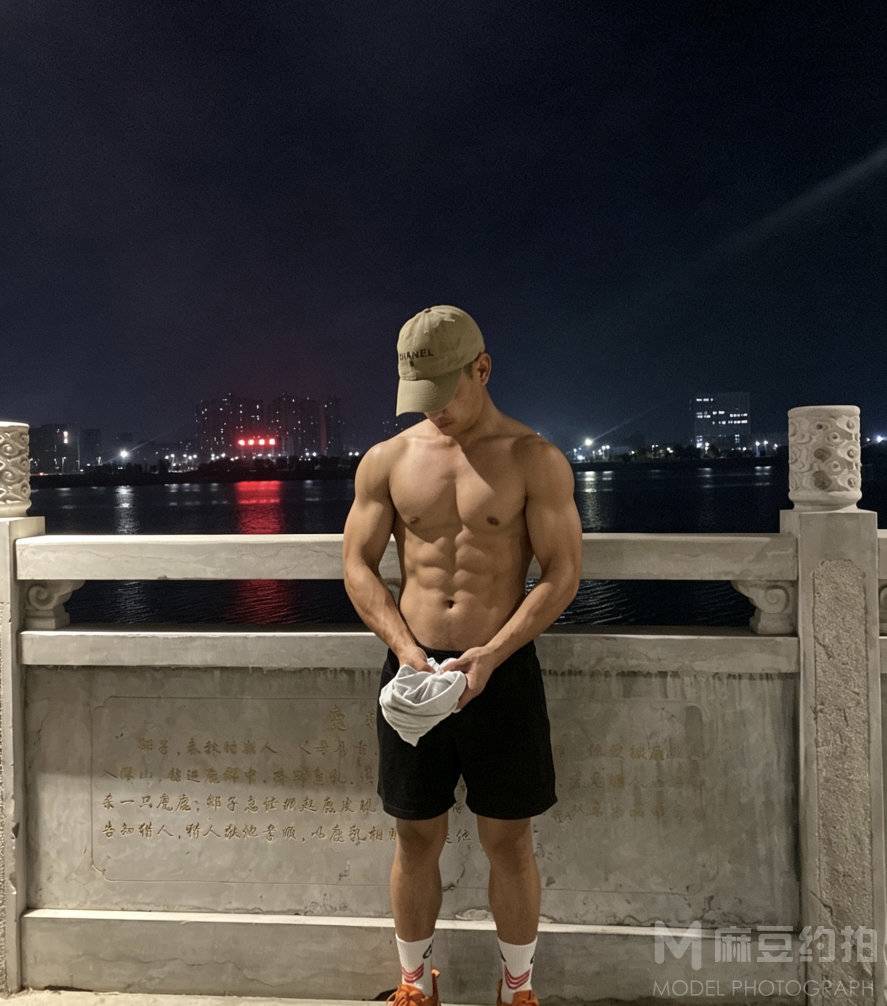 黑白模特