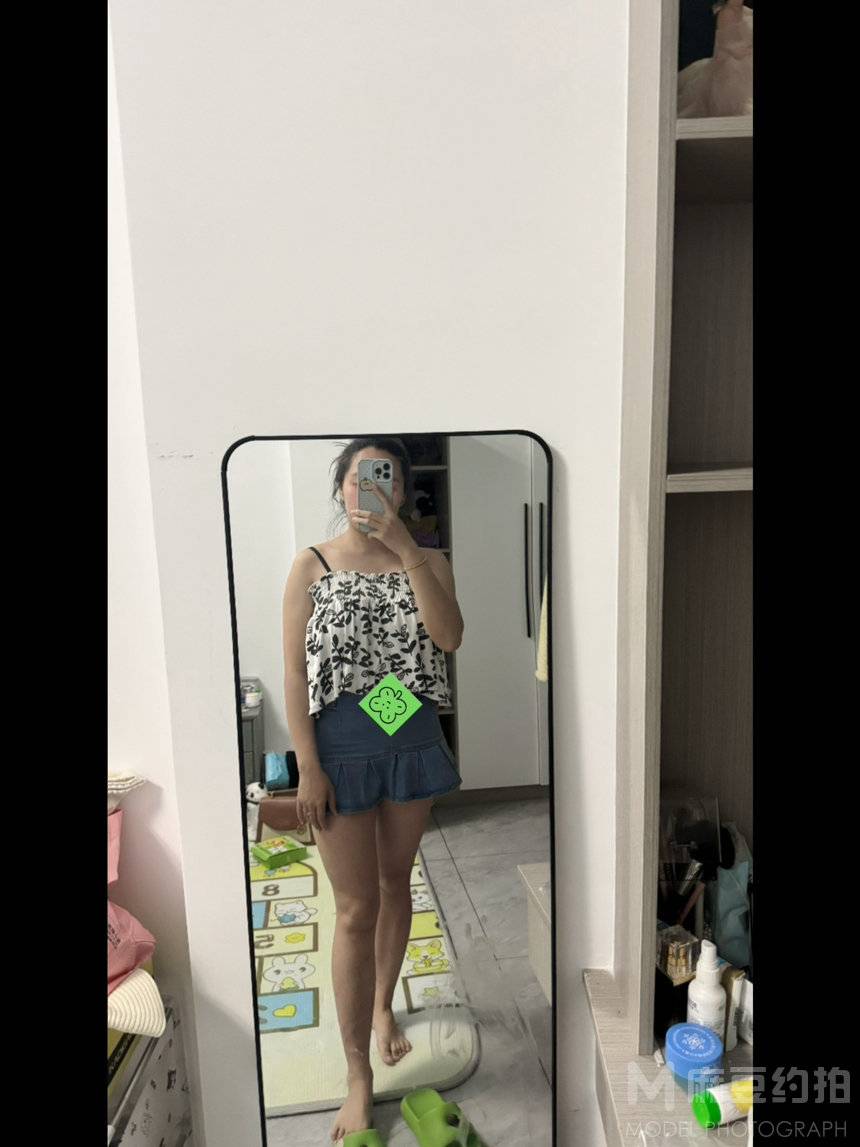 黑白模特