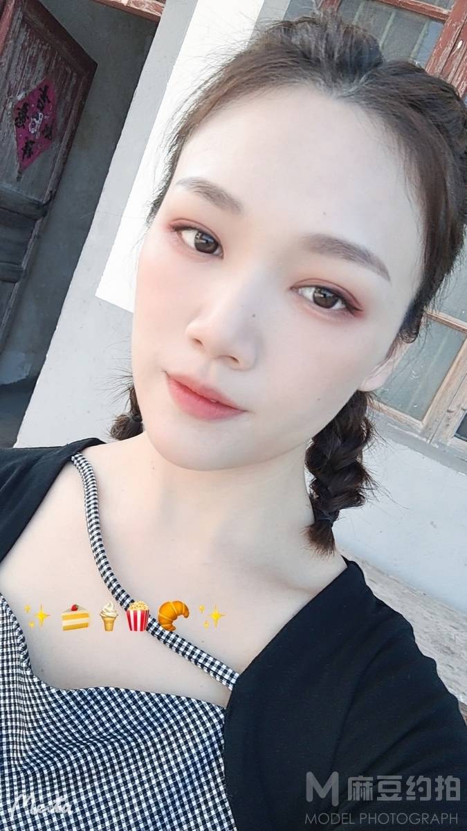 妆容模特