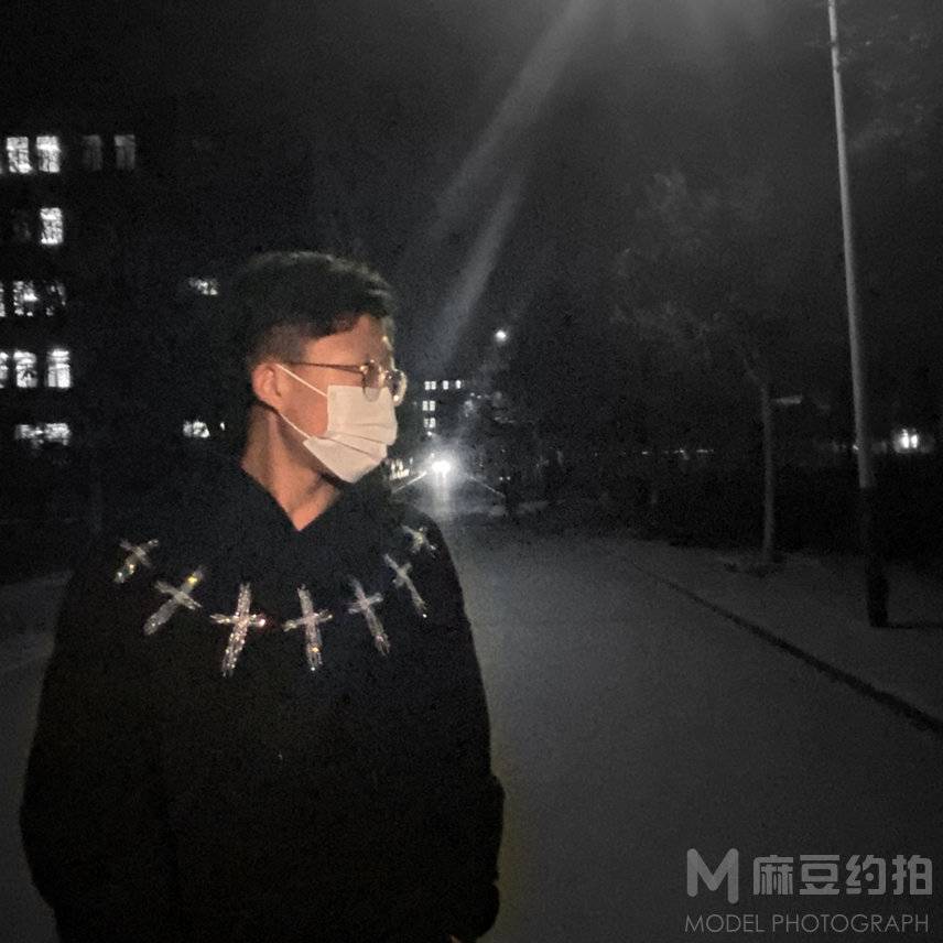 黑白模特