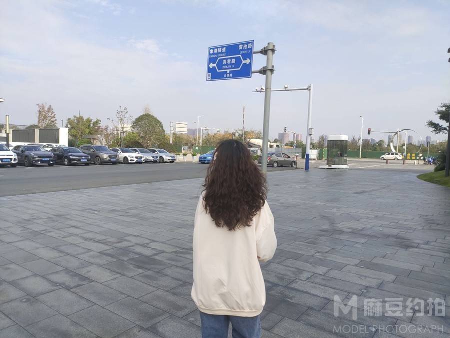 情绪模特