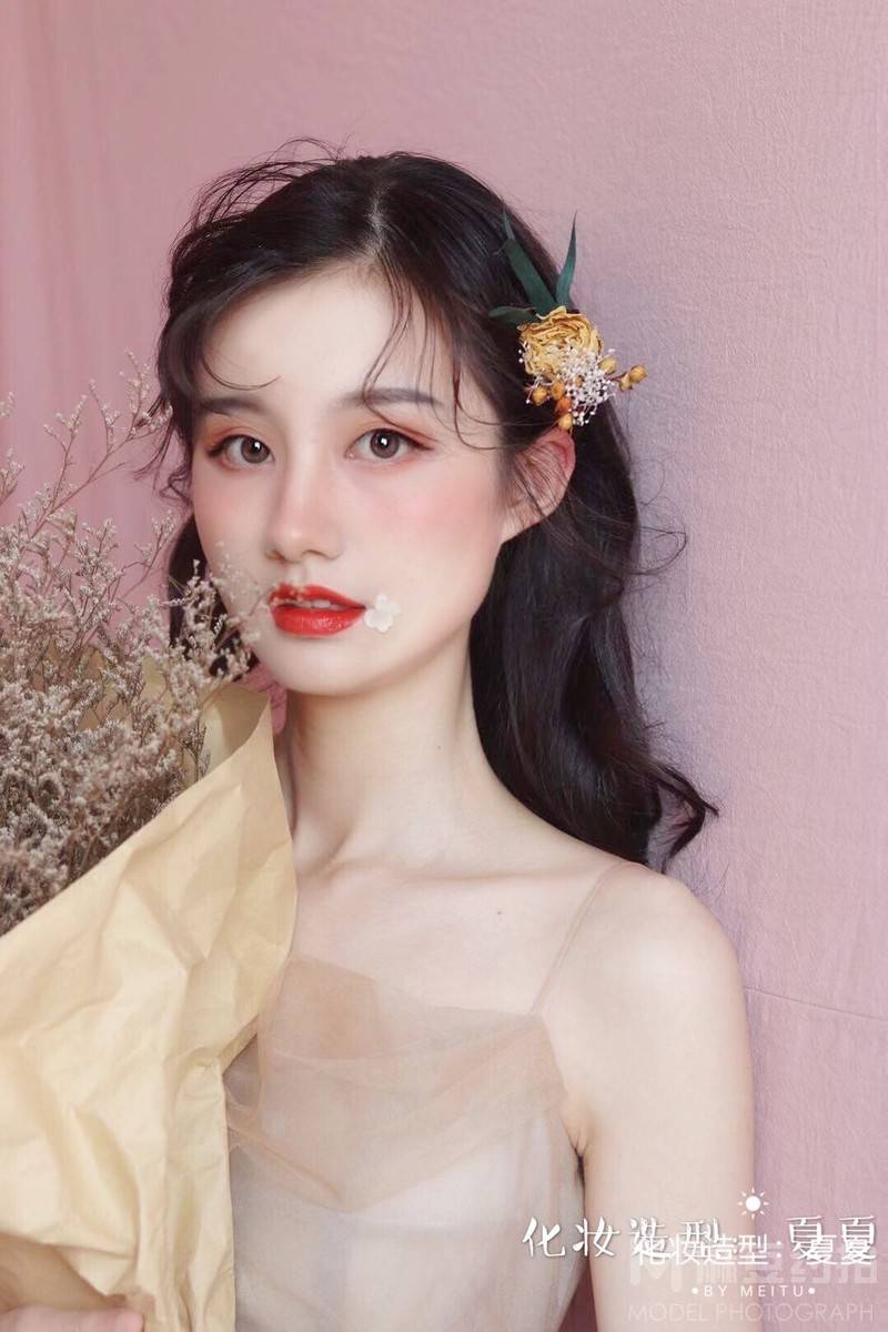 妆容模特