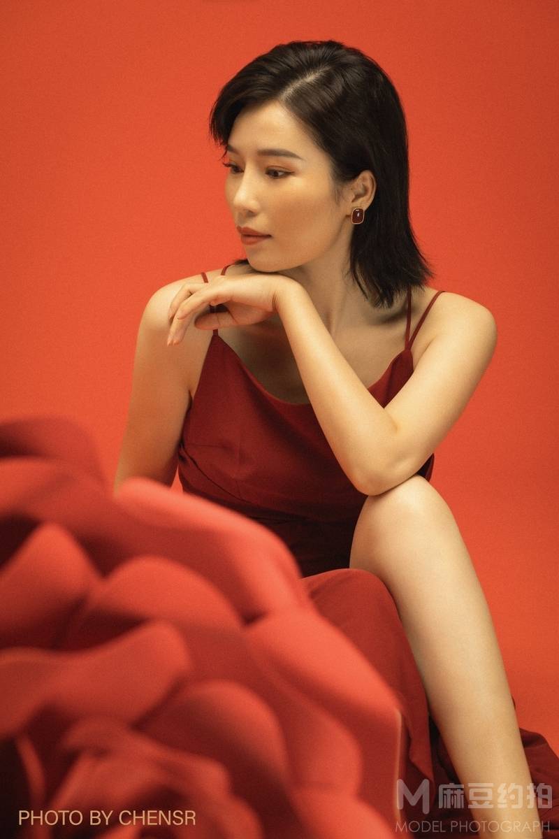 情绪模特