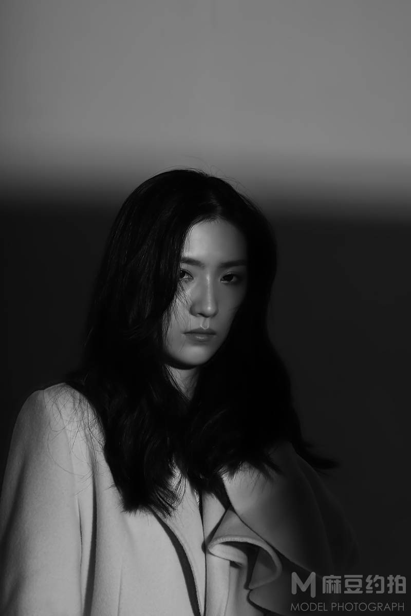 黑白模特