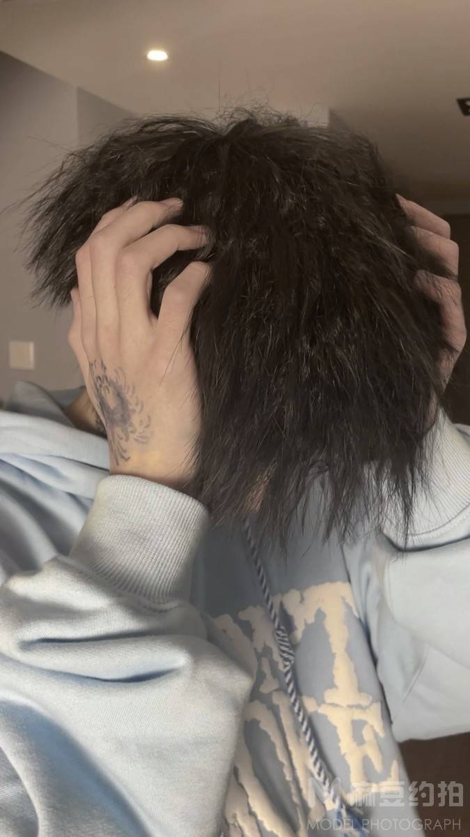 情绪模特
