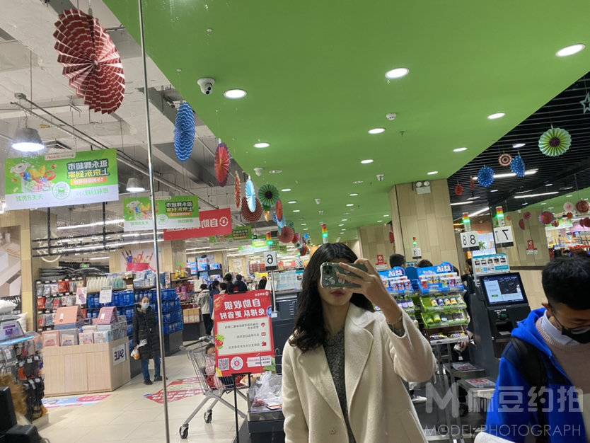 校园模特