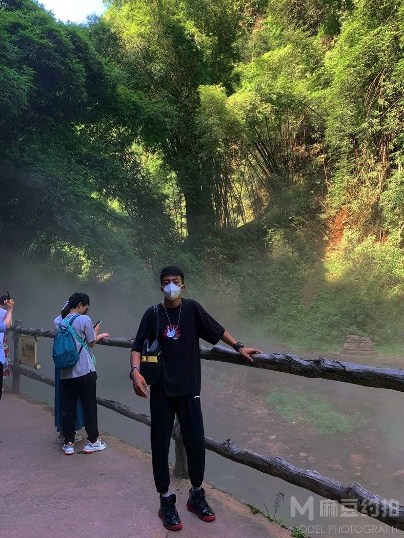 黑白模特