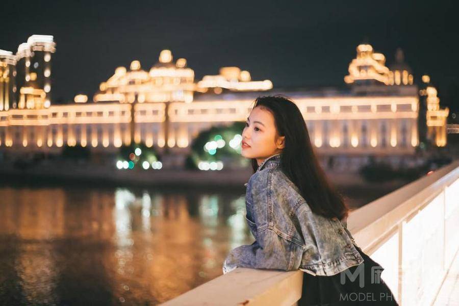 夜景模特