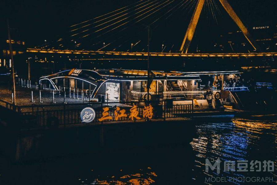 夜景模特