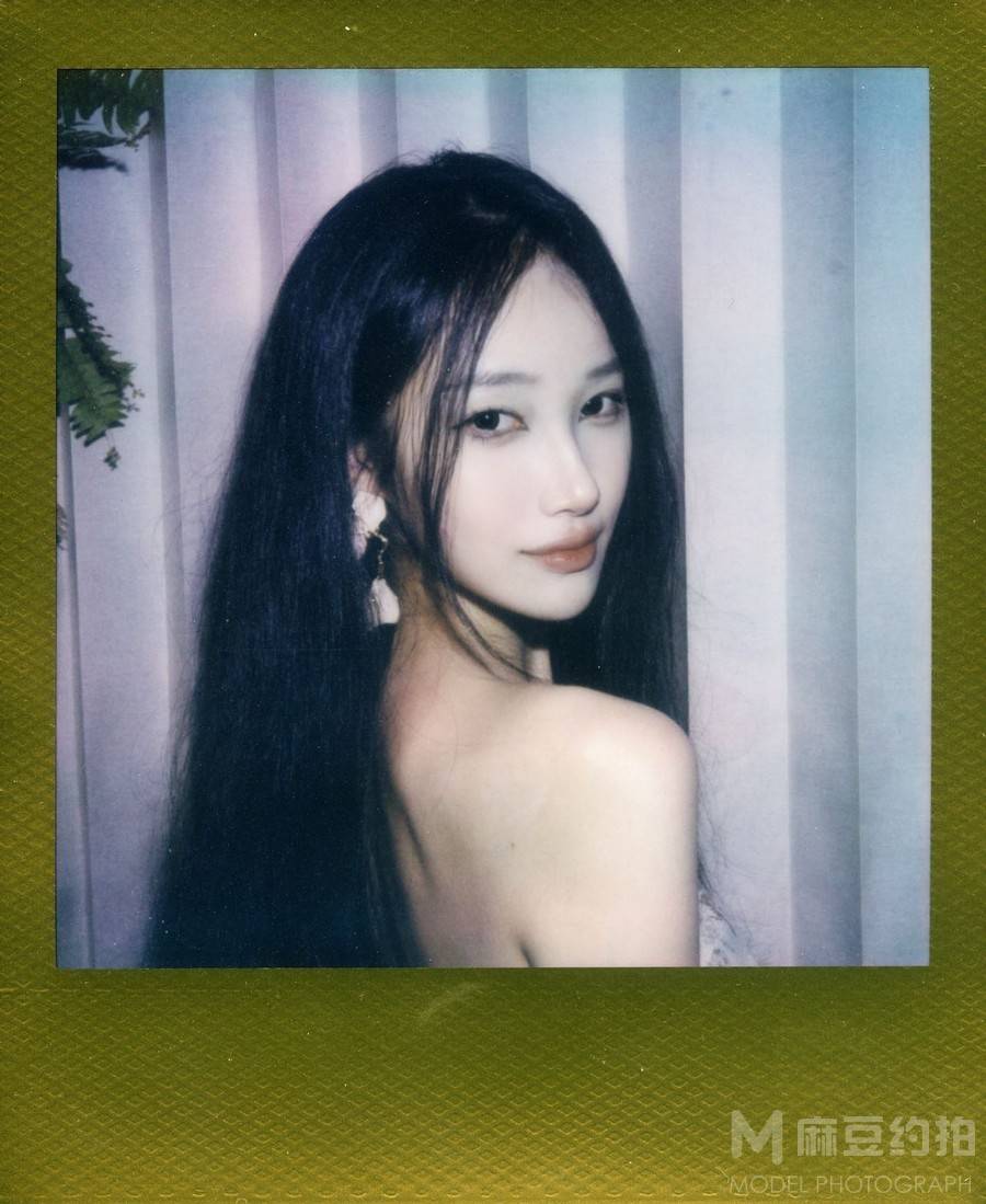宝丽来模特