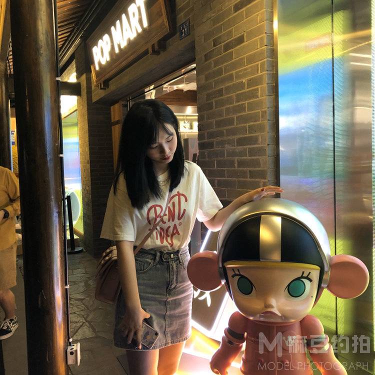 校园模特
