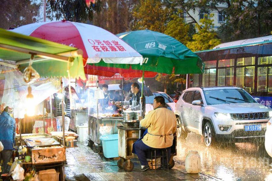 夜景模特