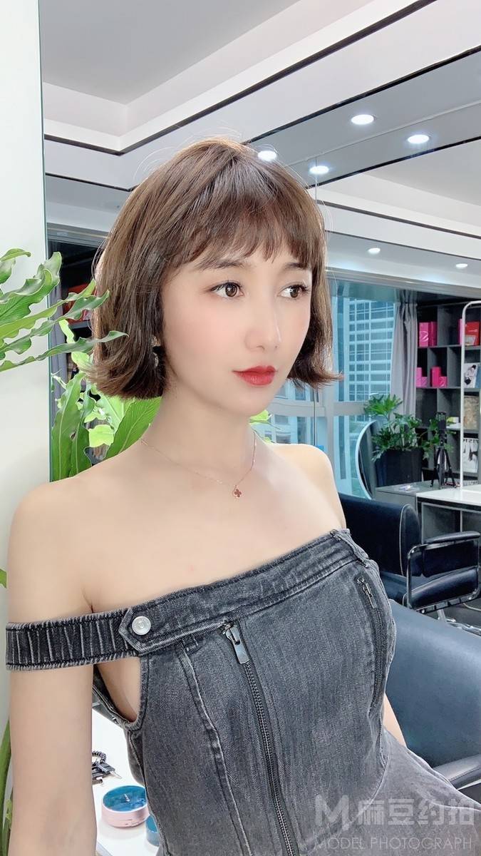 纪实模特