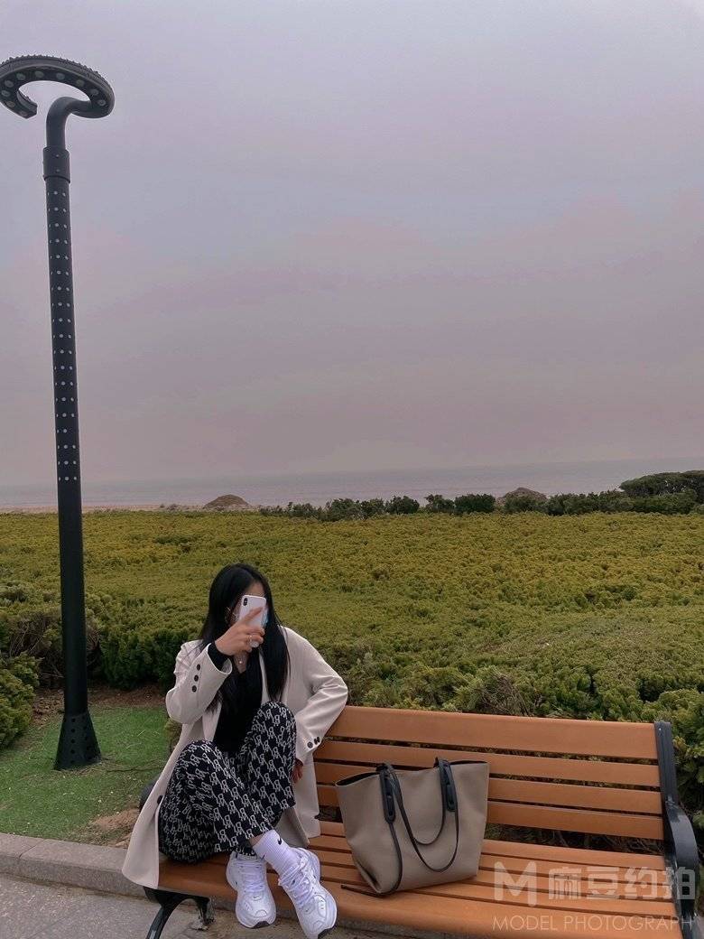 黑白模特