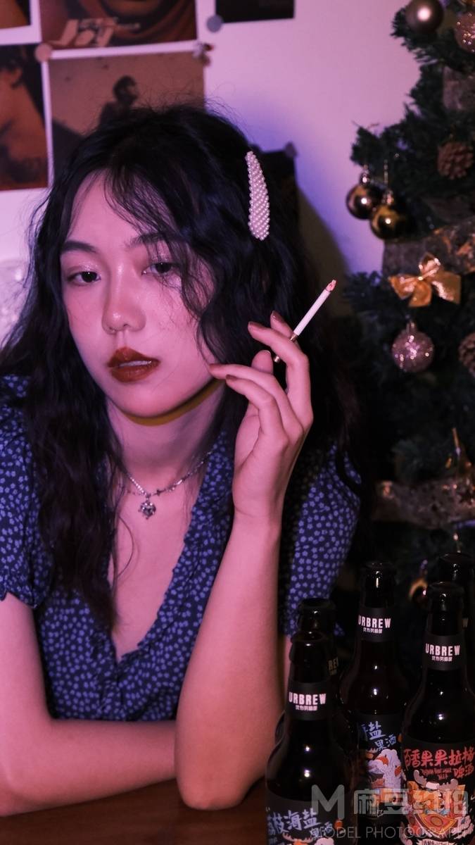 情绪模特
