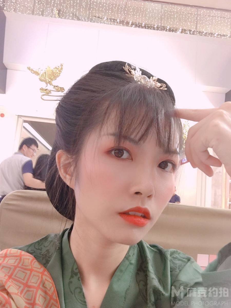 妆容模特