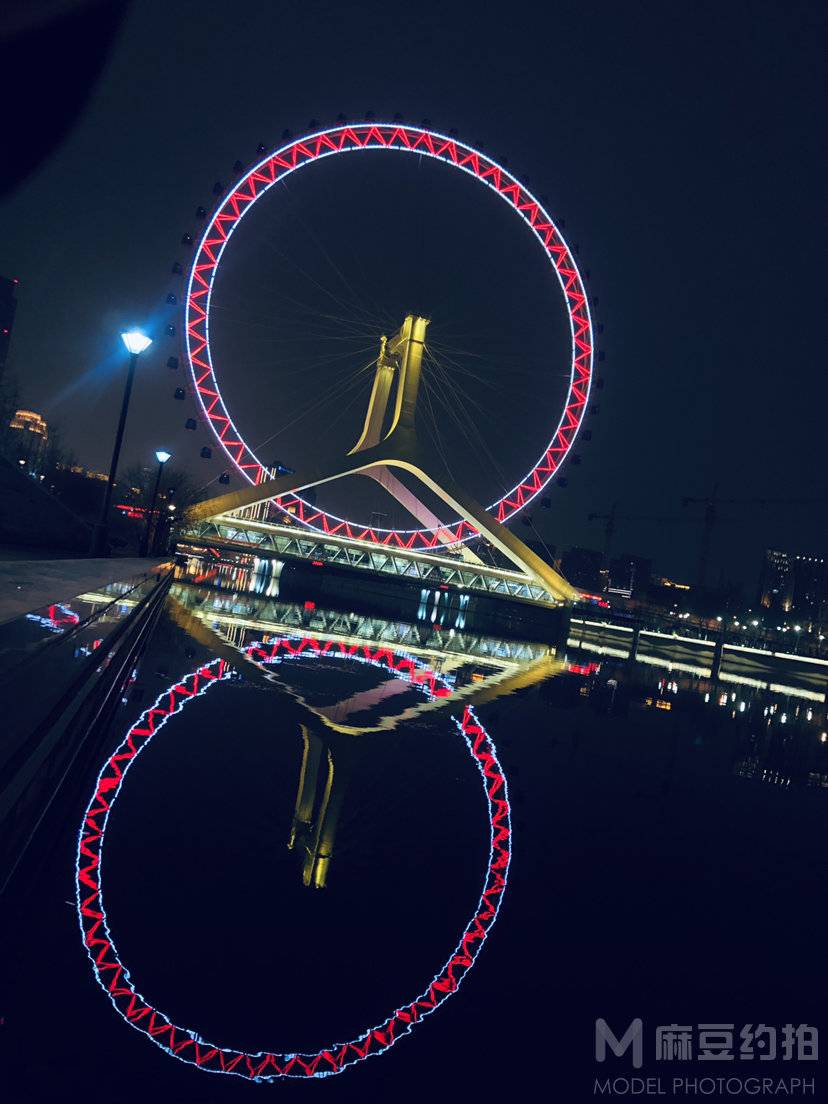 黑白模特