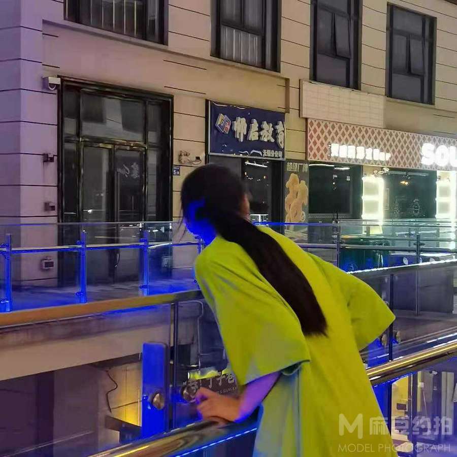 校园模特