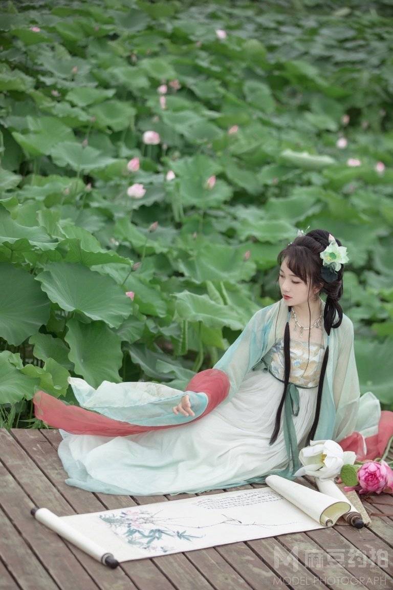 汉服模特