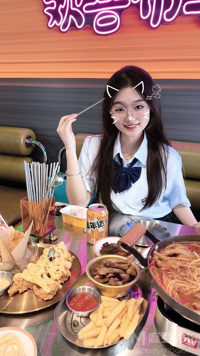 情绪模特