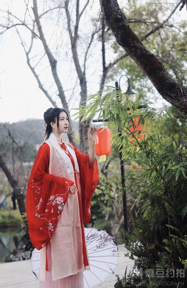 汉服模特