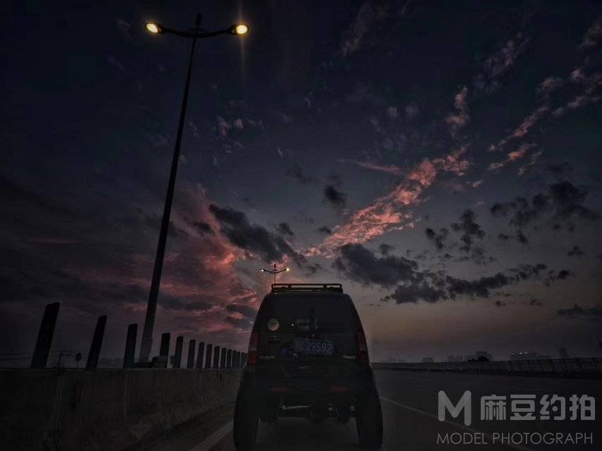 夜景模特