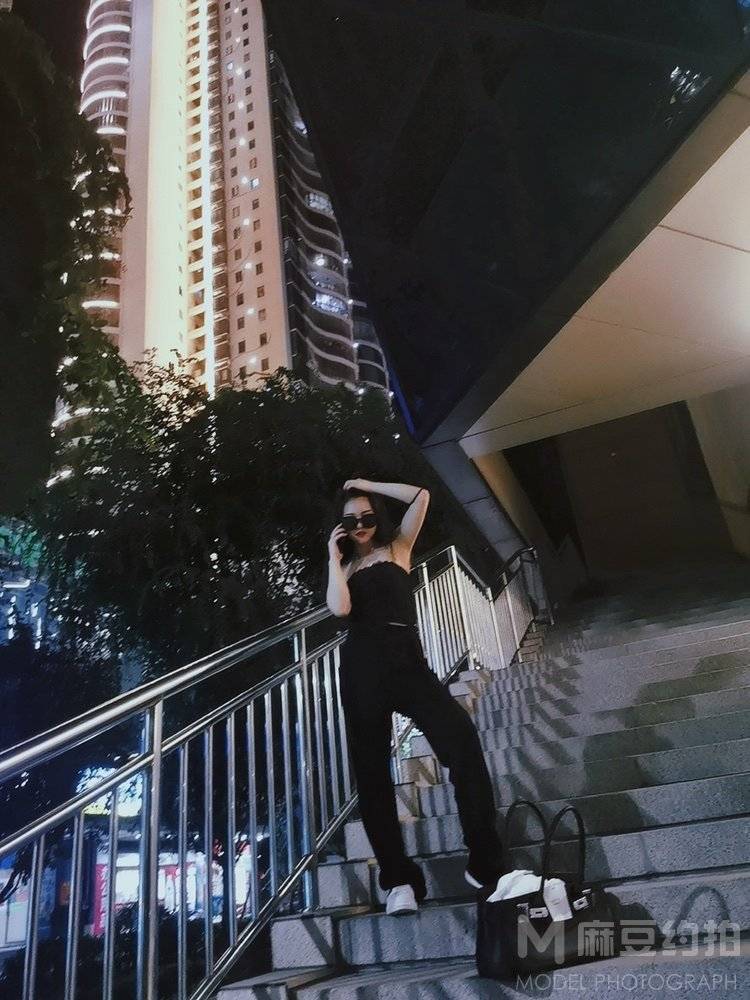 夜景模特
