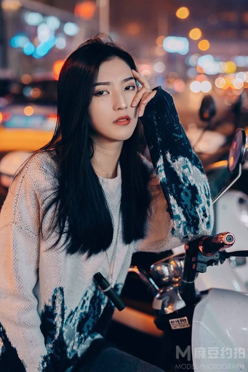 情绪模特