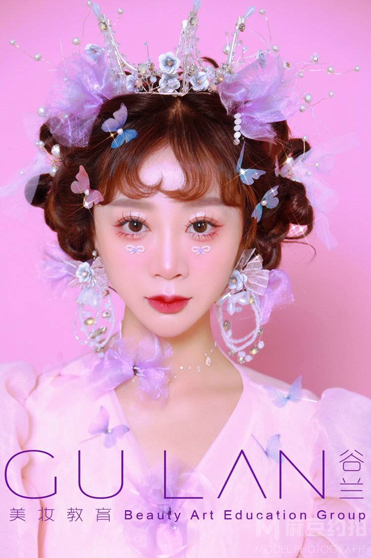 妆容模特