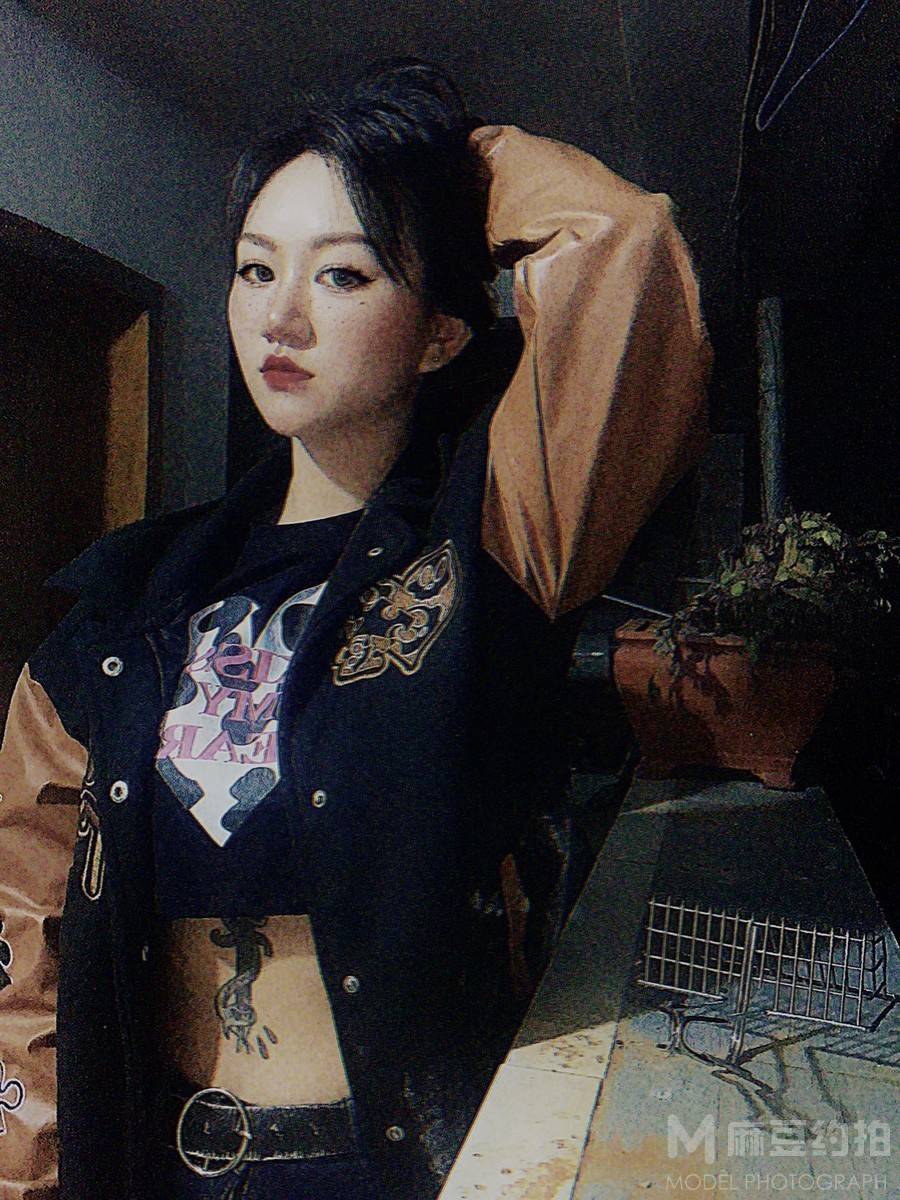 情绪模特