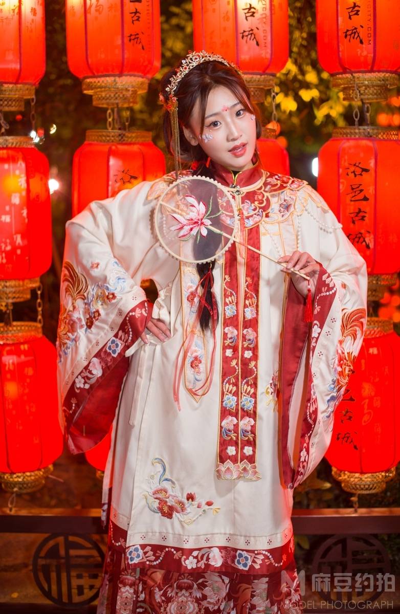 汉服模特