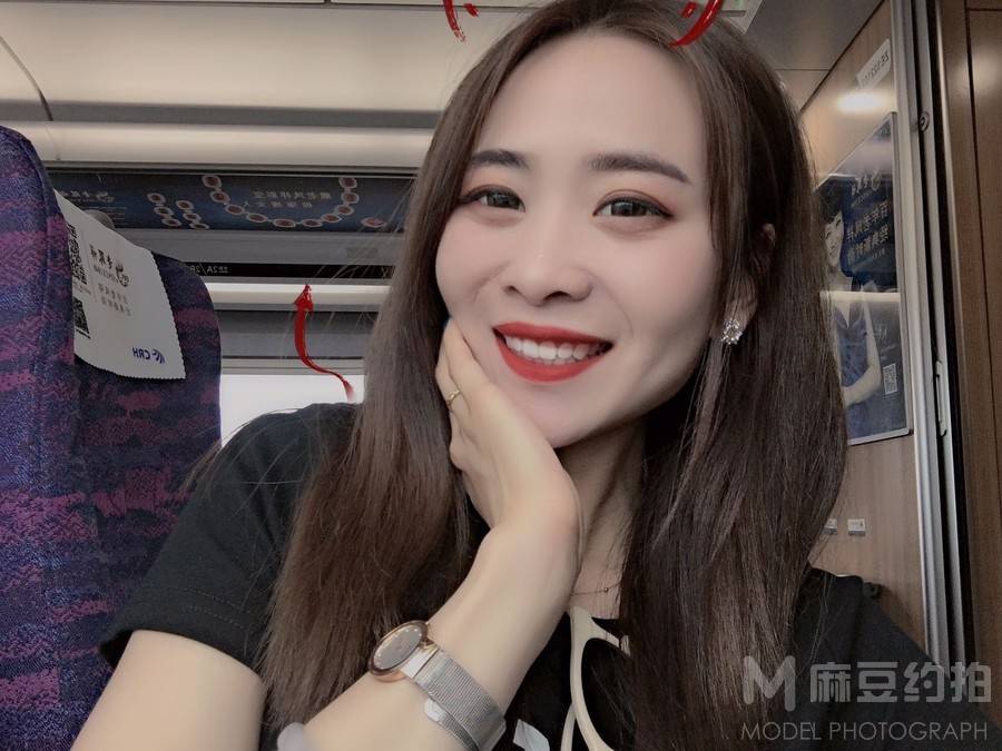 妆容模特