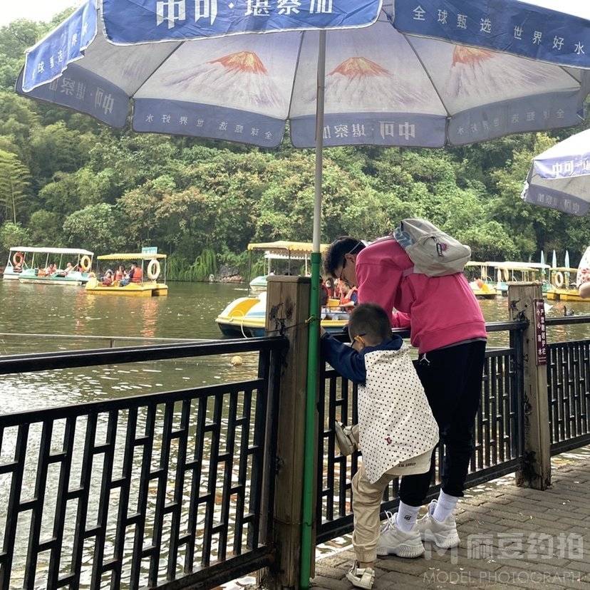 黑白模特