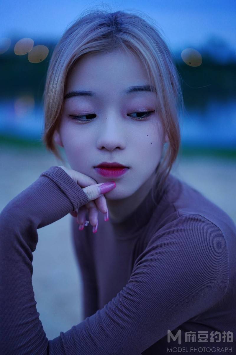 情绪模特